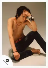 【中古】生写真(ジャニーズ) ジャニーズWEST/小瀧望/全身・上半身裸・ジーンズ・左手頭・背景グレー/公式生写真