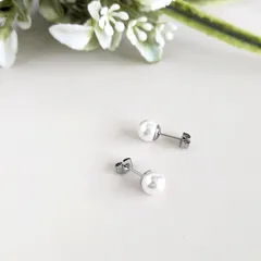【サージカルステンレス316(SUS)金具】8mm貝パールのピアス ～ 金属アレルギー対応 金アレ～