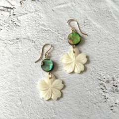 14kgf製/アバロンシェル×フラワーシェルピアス