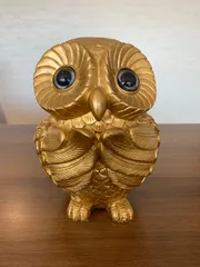金色フクロウのオブジェ