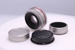 【美品】HD PENTAX-DA 70mmF2.4 Limited シルバー 中望遠単焦点レンズ 【APS-Cサイズ用】21440