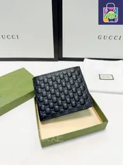 【今日特価】Gucci グッチ スプリームキャンバスシリーズ 牛皮内格を採用する