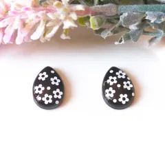 No.846　レジン　しずく型　黒　小さい　お花　ピアス　イヤリング　ハンドメイド