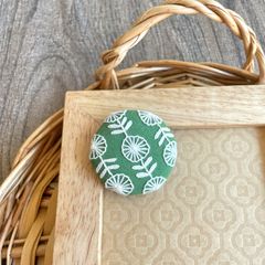 刺繍【ヘアゴム】【ポニーフック】【ブローチ】選べるパーツ　no.98