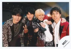 【中古】生写真(STARTO) WEST./集合(4人)/横型・膝上/アルバム「AWARD」MV＆ジャケ写オフショット/公式生写真