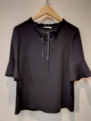 極美品♡アベニールエトワール ティアードフリルブラウス　チュニック　黒 速報】m-i-d e-shopping / ドットプリントティアードブラウス