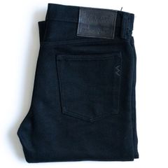 【美品】IRON HEART【9555Z 黒鎧 極厚 21oz スーパースリムストレート ブラックデニムパンツ】W32 アイアンハート 25070260