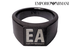 エンポリオ アルマーニ EMPORIO ARMANI EGS2755060 EA ロゴマーク入り ブラック クロームカラー ステンレススチール シグネットリング 印台 指輪 20号サイズ