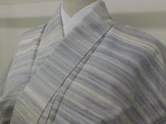 小紋 単衣 板締め 総絞り 紬 縦縞 着物 057k u - メルカリ