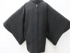 【一輝堂】【着物】 アンティーク 羽織 黒羽織 一つ紋 地紋入り 仕付け付き 羽織紐別売り 身丈約74.5cm 裄丈約64cm 25z01-578