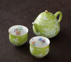 景徳鎮製　中国茶器　茶道具　堆花の牡丹と鳥の茶壼　高級茶器　急须　茶杯　3点セット