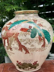 低価豊富な超特大 80年代頃 薩摩焼 耳付金蘭手大花瓶 人物画 大壺 薩摩