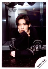 Johnny&#39;s - 目黒蓮　公式写真 Amazon.co.jp: Snow Man 公式 生 写真（目黒蓮）SM01207 : おもちゃ