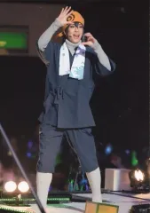 【中古】生写真(男性) 黒羽麻璃央(三日月宗近)/ライブフォト・全身・内番衣装/DVD・BD「ミュージカル『刀剣乱舞』～真剣乱舞祭 2016～」通販予約特典生写真