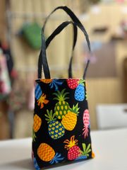 マグバッグ　パイナップル　ブラックベース　ミニトート