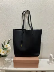 YSL キルティング マザーズバッグ、トートバッグ。新品、未使用。ポーチ付き 2025年最新】Saint Laurent レディース トートバッグの人気