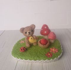 きのこの芝生で日向ぼっこ (クマ＆ひよこ)