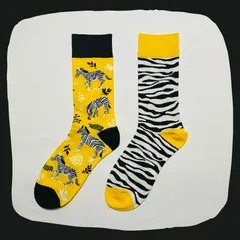 シマウマとゼブラ柄 クルーソックス #168　左右非対称