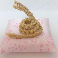 精麻と麻紙垂の精麻飾り 茜染め精麻の吉祥結び付き ＊精麻お守り