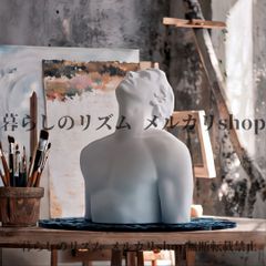オブジェ レジン製 人形アート彫刻 青いベースマット付き 玄関 リビングルーム ショールーム 寝室 スタジオ ギャラリー オブジェ デコレーション フォトプロップ アートスケッチ デッサン人形 クリエイティブ ホワイト 上半身人形