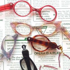 💖折りたたみ ハンドルーペ  おしゃれ 老眼鏡 軽い 手で持ち ローネット 手で持つ シニアグラス 丸 オーバル 虫メガネ ルーペ コンパクト 度数 携帯用 かわいい 拡大鏡 女性 レディース メンズ 紳士 母 父 1.5 2.5 3.0 3.5 1903