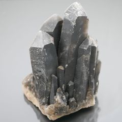 モリオン クラスター  ケアンゴーム クラスター チベット産 黒水晶 1点物 魔除け 除障石 破邪 浄化  約1927g   天然石・置き物