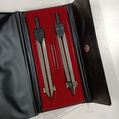 中学生用コンパスとディバイダーのセット