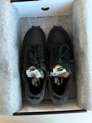 UNDERCOVER(アンダーカバー) NIKE(ナイキ) デイブレイク ブラックセール 230のサムネイル