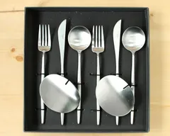 新品 クチポール ムーンマット ディナーセット（ナイフ・フォーク・スプーン） + カトラリーレスト 8点セット ギフトボックス入り Cutipol MOON MATT 正規販売代理店 カトラリー ナイフレスト 化粧箱付 結婚祝い プレゼント 贈り物