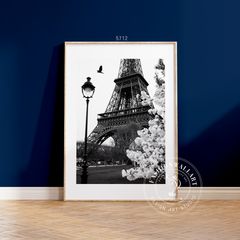 アートポスター エッフェル塔 パリ モノクロ 桜 街灯 白黒写真
