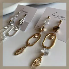 ハンドメイドピアス【304ステンレス 24KGP 本金メッキ ポスト】 シルバー  ゴールド メタル ロング モード 天然石 クォーツ クリスタル クリア アシメ アシンメトリー マット つや消し 大ぶり チャーム アレルギー対応 【イヤリング変更可能】