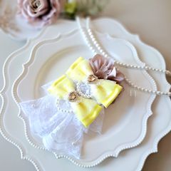煌めくハートビジューとレトロデザインのリボンクリップ イエロー 黄色担当 推し活動 推し色 卒業式 入学式 結婚式