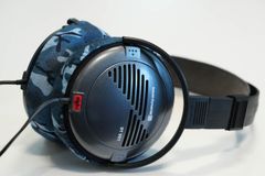 beyerdynamic DT931 のイヤーパッドの保護・修理に mimimamo スーパーストレッチ・ヘッドホンカバー （サイズ：L、色：オーシャン、型番：MHC-002-CO）