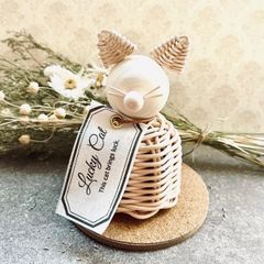 ラッキーキャット　ねこの置物　ラタン雑貨　14日以内発送