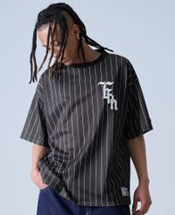 FUBU MESH STRIPE Tシャツ【BLACK】 (M・L・XL・2XL)(フブ 通販 メンズ 大きいサイズ ジャージ JERSEY メッシュ Tシャツ ストライプ 半袖 ショートスリーブ ビックシルエット オーバーサイズ B系)