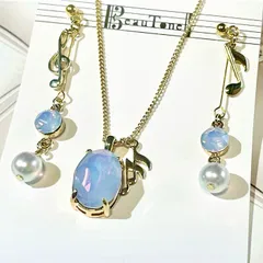 【ピアス＆ネックレス】ト音記号 音符　ヴィトラルライト　ホワイトオパール
