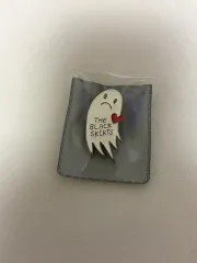 The Black Skirts(コムジョンチマ) 幽霊バッジ 出品