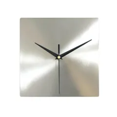 壁掛け時計 おしゃれ ステンレス シルバー 20cm×20cm 正方形 静音 スクエア 掛け 時計 インテリア雑貨 モノトーン シンプル ギフト プレゼント 韓国スタイル 人気 音がしない とけい 寝室 キッチン リビング 北欧 モダン かっこいい 男子 男部