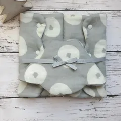 スタイと抱っこ紐ベルトカバーのギフトセット ドーナツグレー