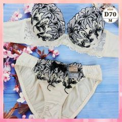 ★D70/M☆美胸ブラ＆ショーツセット 脇高 美シルエット 谷間メイク 脇サイドスッキリ アマリリス クリーム