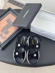 Chanel 25 マジックテープサンダル02