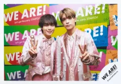 【中古】生写真(STARTO) なにわ男子/大西流星・高橋恭平/横型・上半身/「WE ARE! Let’s get the party STARTO!!」バックステージフォト/公式生写真