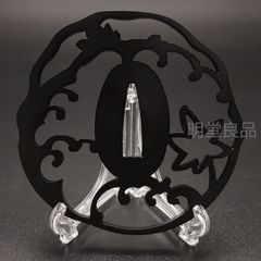 BK0104　日本刀装具　刀鍔　紅葉の図　透し　鉄地　透　鍔　刀剣美術　重量：約85G