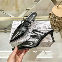 2024年最新】VALENTINOヒールの人気アイテム - メルカリ