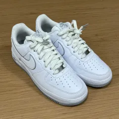 260 NIKE(ナイキ) エアフォース 1 ' 07 白 ウルフ グレーのサムネイル