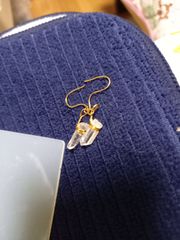 ヒーリングストーンダンビュライトピアス