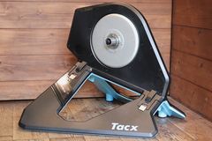タックス Tacx ネオ NEO 2T SMART スマートローラー スマートトレーナー【東京南麻布店】