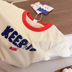 【新品】お洒落な韓国子供服　100   Tシャツ　ロゴ　　カジュアル　夏物
