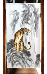 【MINIBOX のれん制作工房 正規販売店】【匿名配送 ネコポス 全国送料無料】のれん 85X150cm 「岩の上のトラ（レース）」【日本製】間仕切り スタジオジブリ暖簾 のれん 家紋  和風 目隠し