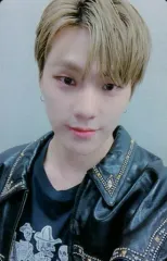 【中古】コレクションカード(男性) SEVENTEEN/DINO(ディノ)/衣装黒・両手下げ・顔右傾け・裏面黒/CD「3RD Album ： An Ode(Real ver.)封入特典フォトカード